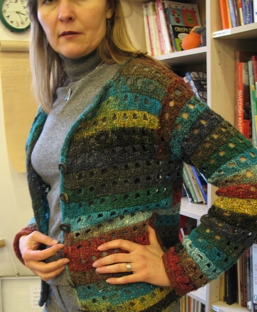 Naujas megztinis su skylutėm