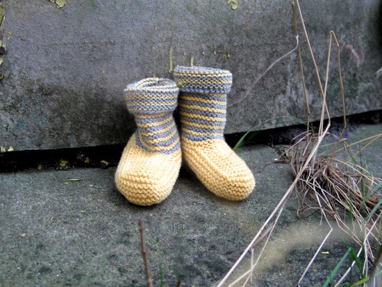Stay-on baby booties