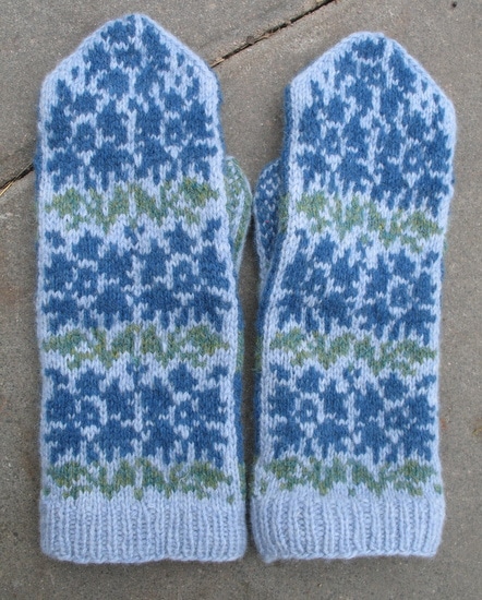Cornflower mittens